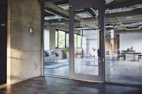 【鮫洲駅3分】シェアオフィスや展示会の際の同時利用スペース、撮影等に最適な一棟利用も可能なイベントスペース(1F)