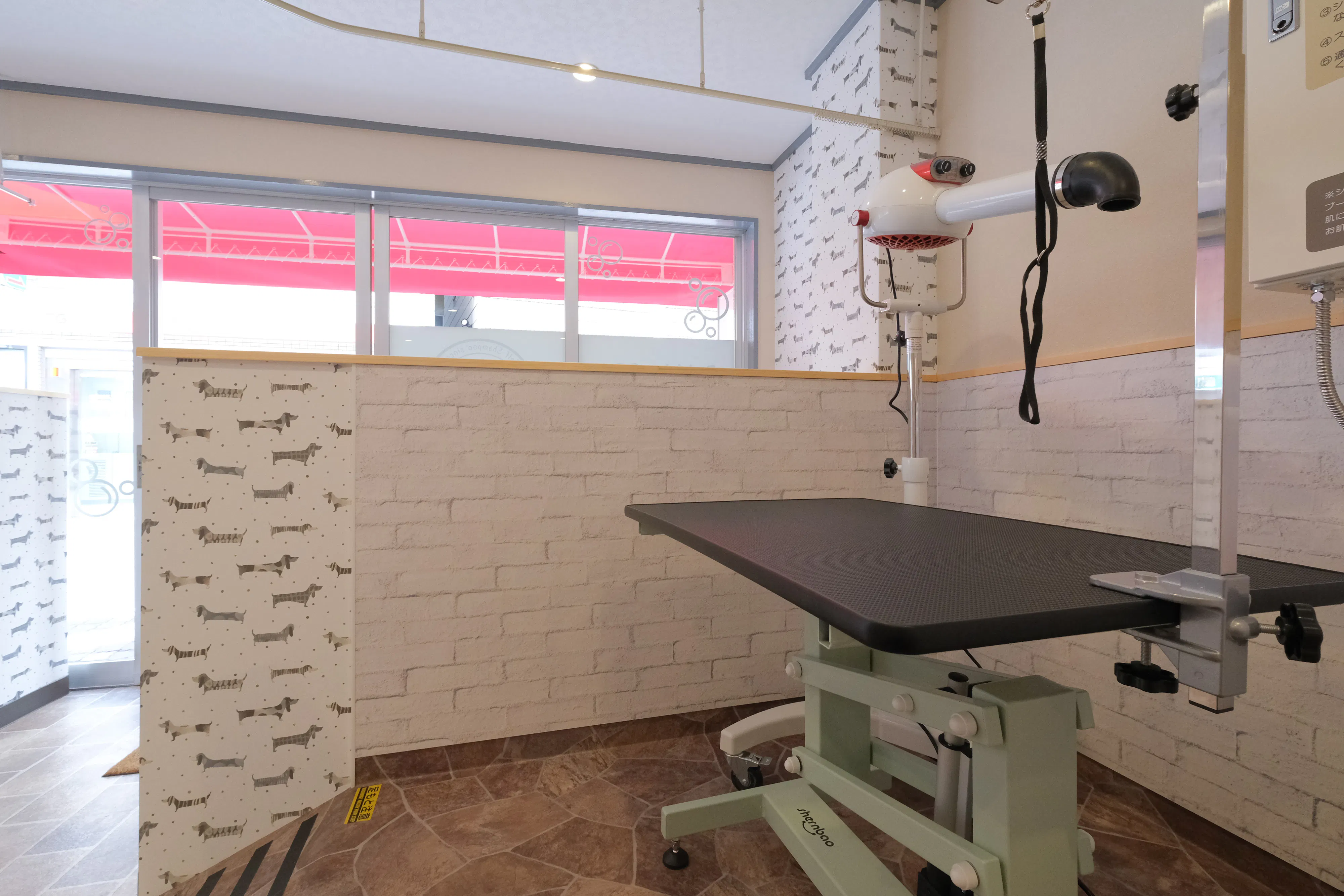 【下丸子駅2分】犬関連のワークショップや勉強会に最適な小型犬~中型犬用ドッグバスを完備している駅近レンタルスペース