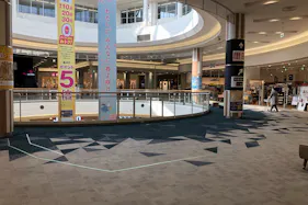 【イオンモールりんくう泉南】南Aブリッジ(ストーンマーケット前)