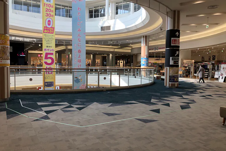 【イオンモールりんくう泉南】南Aブリッジ(ストーンマーケット前)の画像1