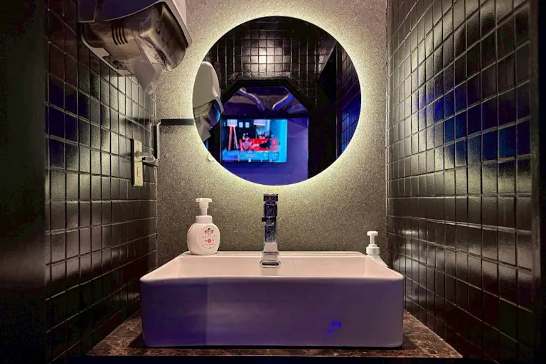 【セルフBAR金沢】スペース6(個室トイレあり)