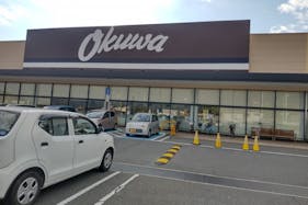 【オークワ大和郡山筒井北】プロモーションに最適な風除室沿いガラス面スペース