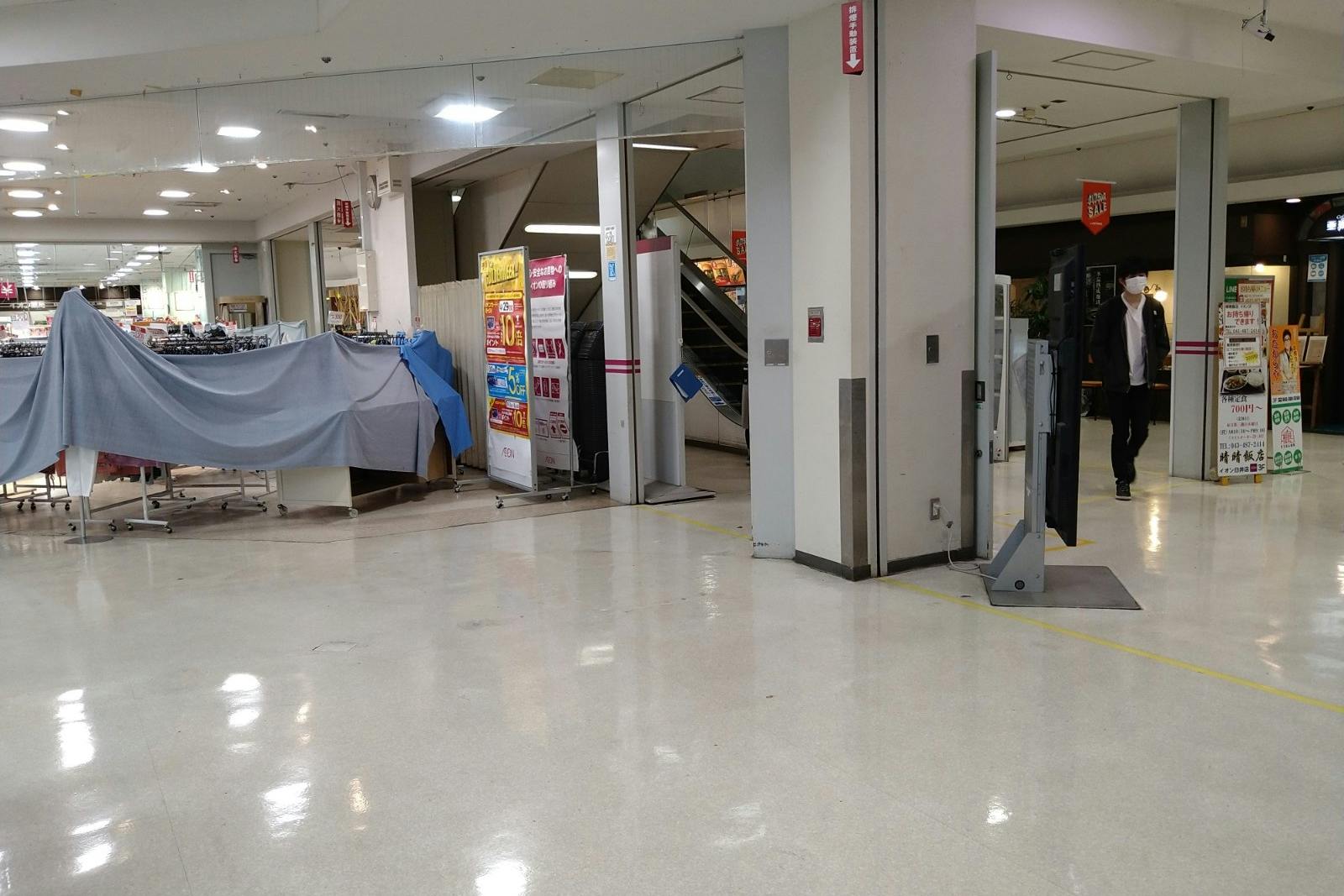 【イオン臼井店】プロモーションイベントに適した駅側入り口すぐのイベントスペース