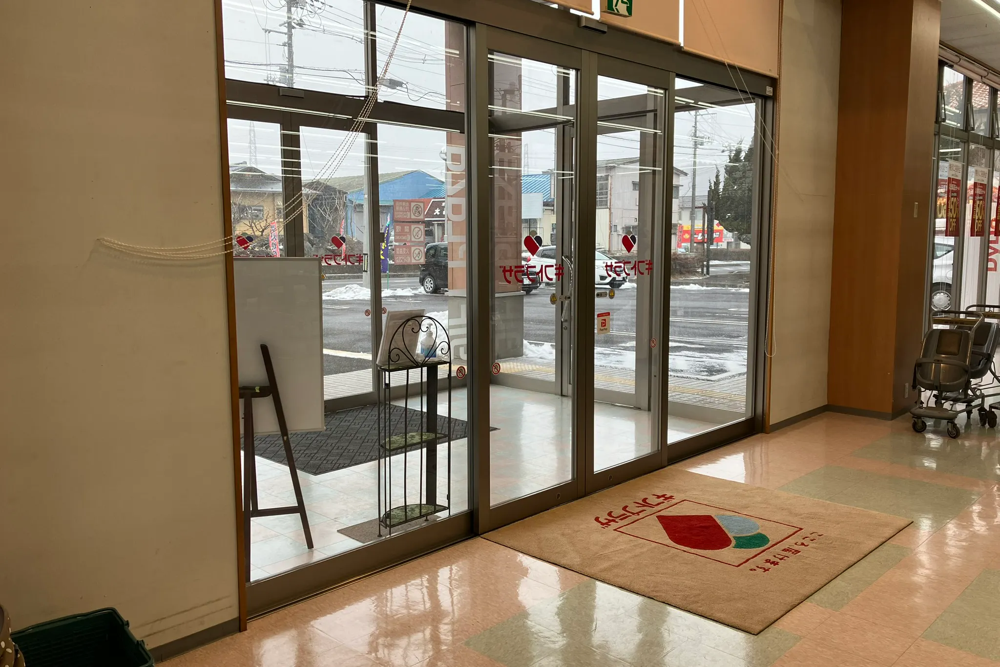 【ギフトプラザ白河店】物販ポップアップストア会場やアパレル・ファッション関連の展示会、携帯キャリアの出張プロモーションイベントに適したギフトショップ内入口付近のイベントスペースA(in shop)