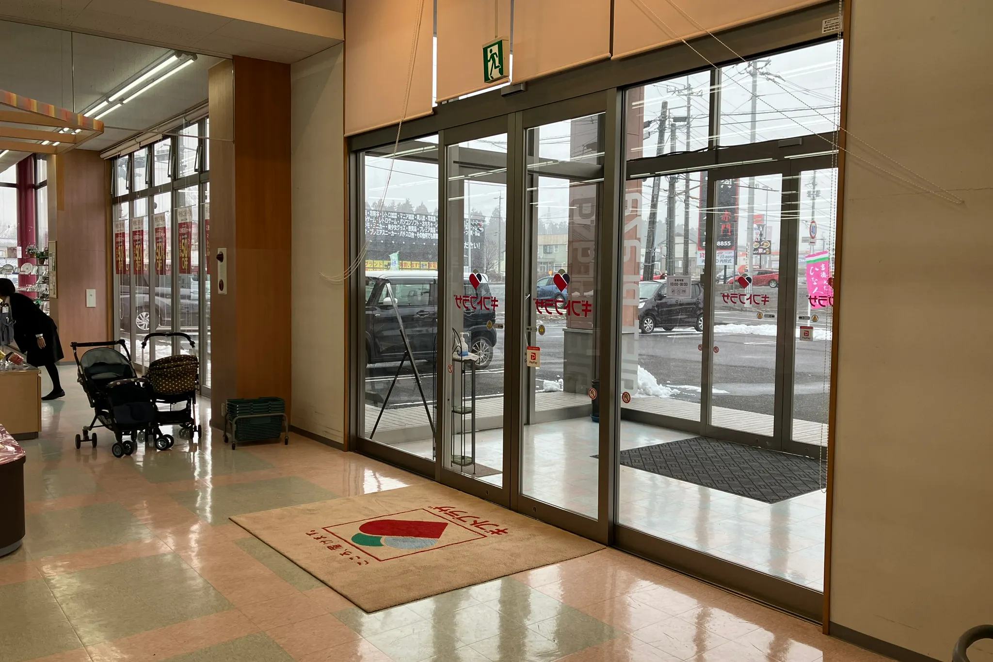 【ギフトプラザ白河店】物販ポップアップストア会場やアパレル・ファッション関連の展示会、携帯キャリアの出張プロモーションイベントに適したギフトショップ内入口付近のイベントスペースA(in shop)