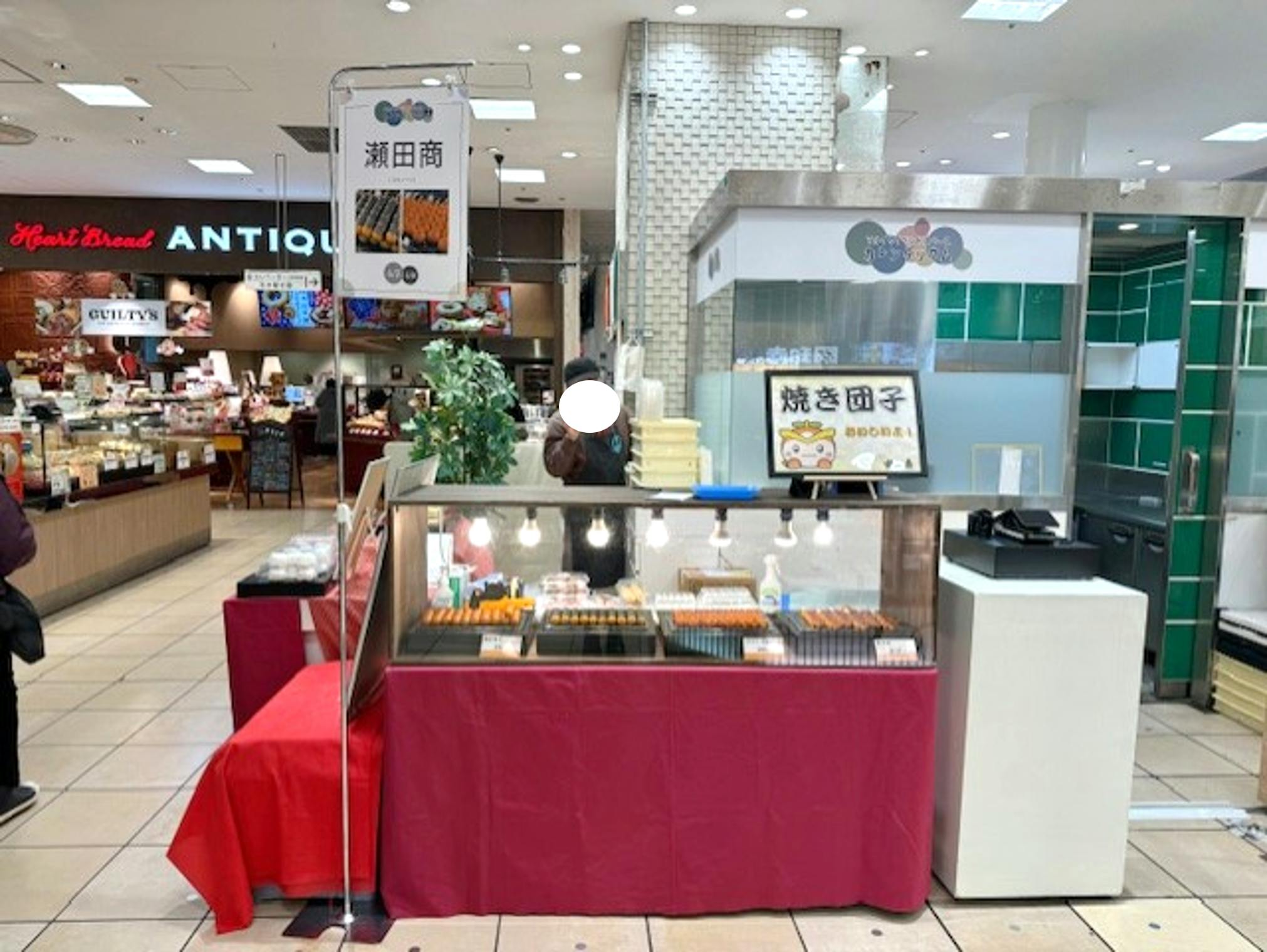 催事場は出店時期などに応じて区画の切り方が多少変更します