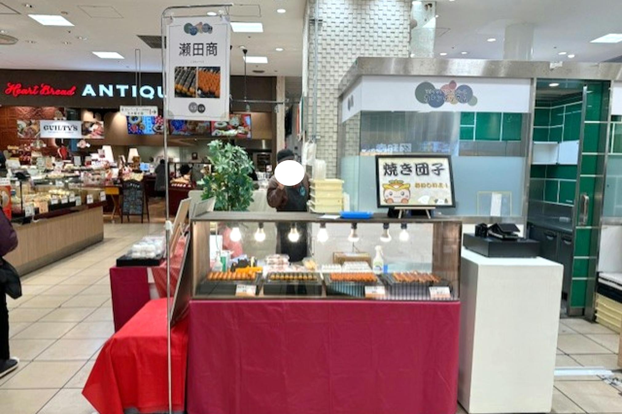 催事場は出店時期などに応じて区画の切り方が多少変更します