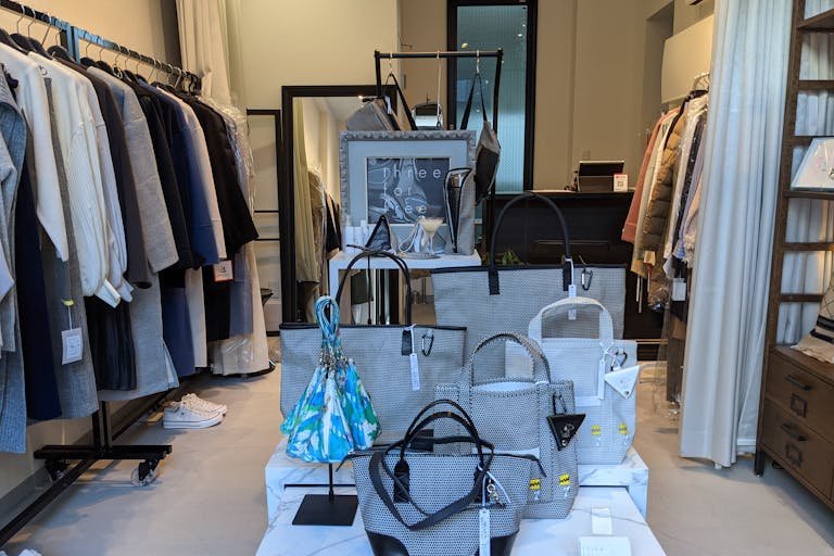 【自由が丘駅5分】アパレルのポップアップストアや展示会に最適な自由が丘グリーンロードに面する路面スペースの画像2