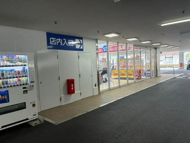 【エディオン静岡曲金店】正面入口横・駐車場側の屋外イベントスペース駐車場②