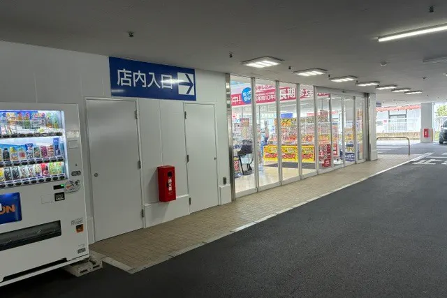 【エディオン静岡曲金店】正面入口横・駐車場側の屋外イベントスペース駐車場②