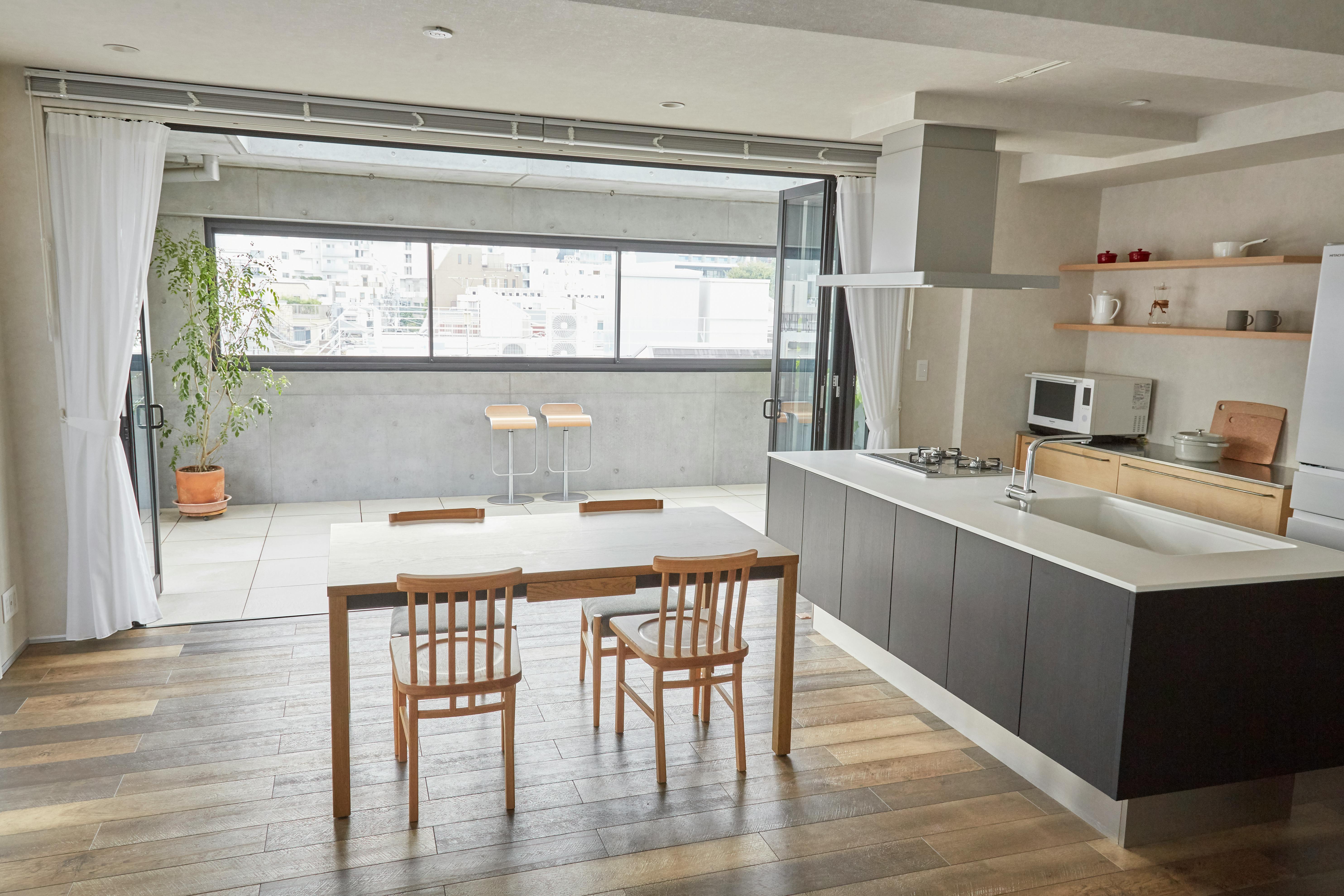 【北参道駅3分|割引キャンペーン中】撮影やアパレル展示会に最適なモダンな雰囲気のハウススタジオ