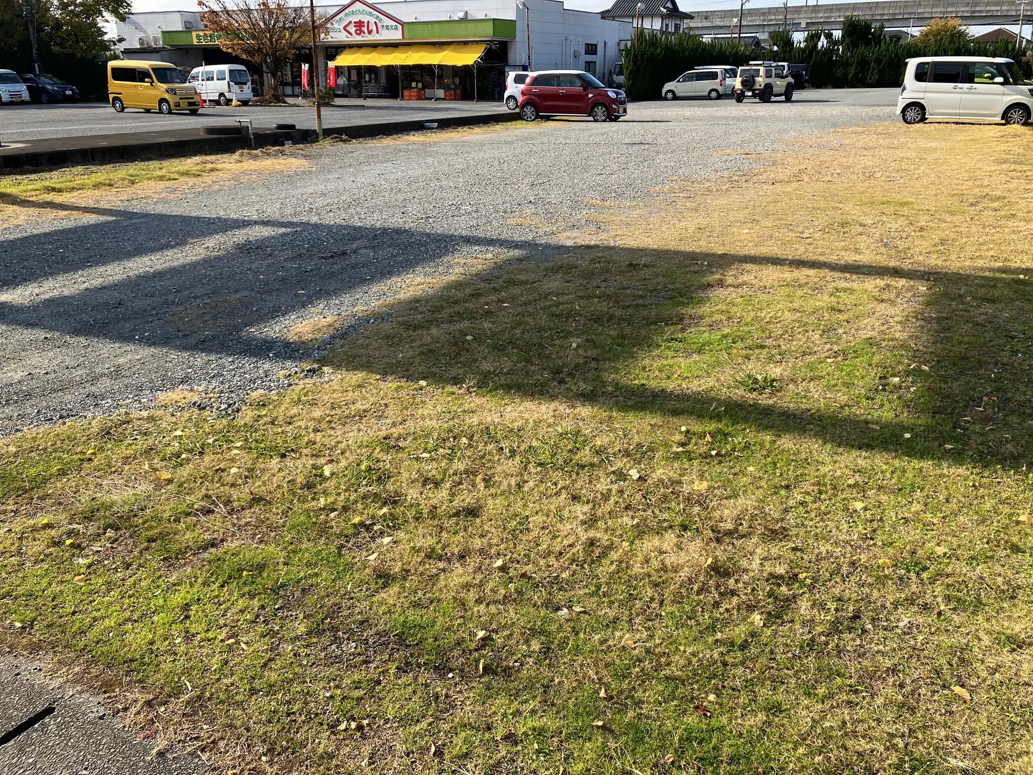 【フレッシュくまい不知火店】キッチンカーや大型プロモーションに適した200㎡の駐車場スペース