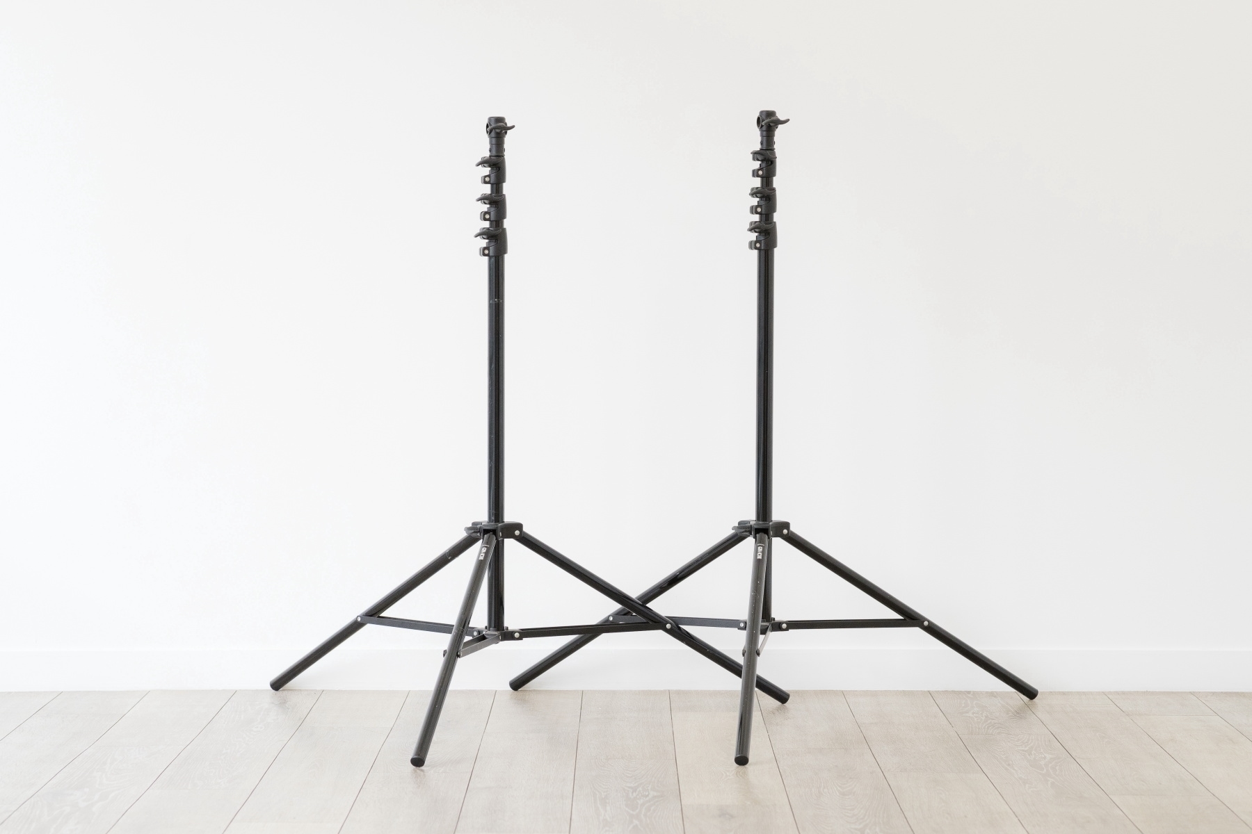 ストロボをレンタルするとセットになります。2本あります。