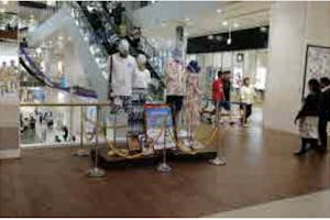 【イオンモール沖縄ライカム】2F グランドESC前(B)