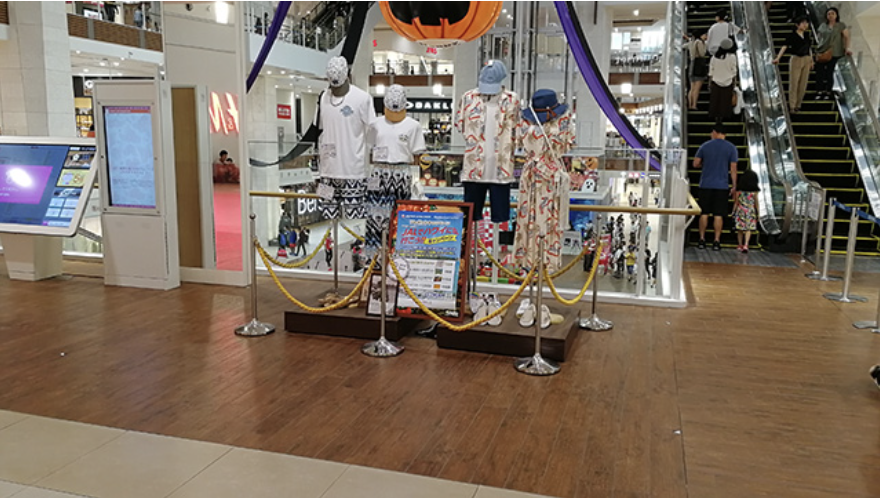 【イオンモール沖縄ライカム】2F グランドESC前(B)