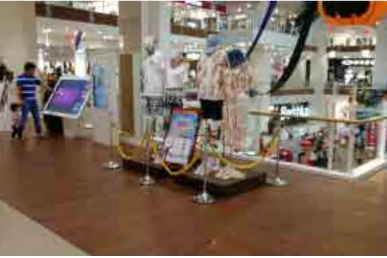 【イオンモール沖縄ライカム】2F グランドESC前(B)