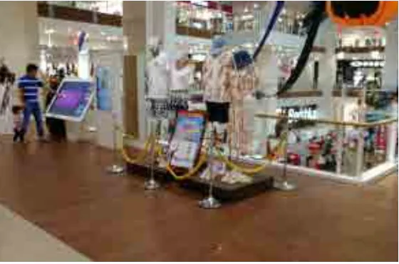 【イオンモール沖縄ライカム】2F グランドESC前(B)