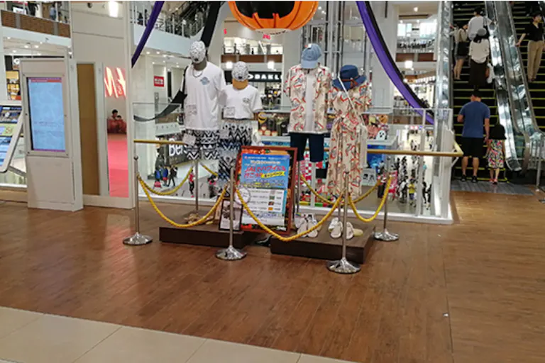 【イオンモール沖縄ライカム】2F グランドESC前(B)の画像1