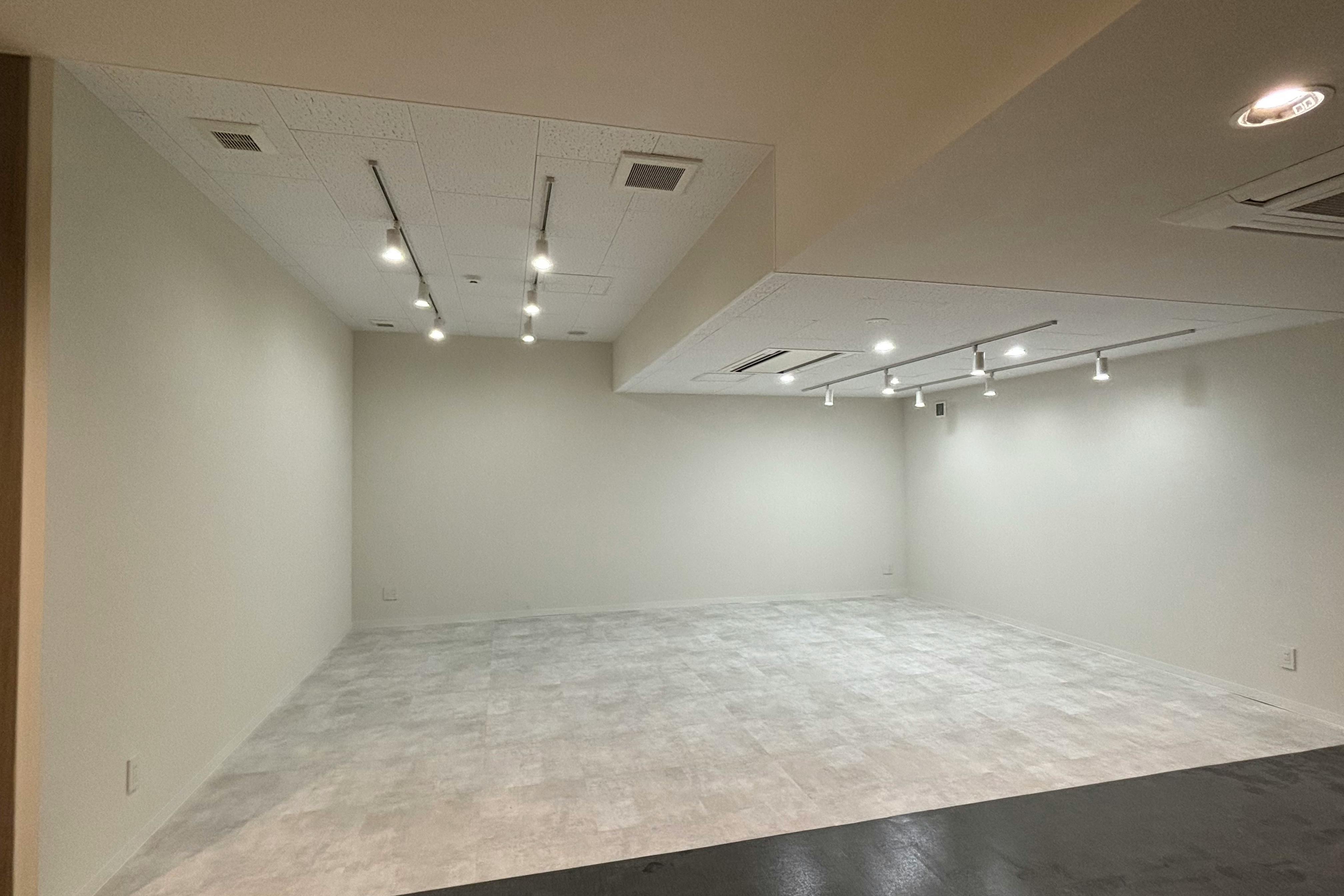 【戸田駅3分】ConecTodaさぼり場2号店!展示会やワークショップに最適!白壁でシンプルなイベントスペース