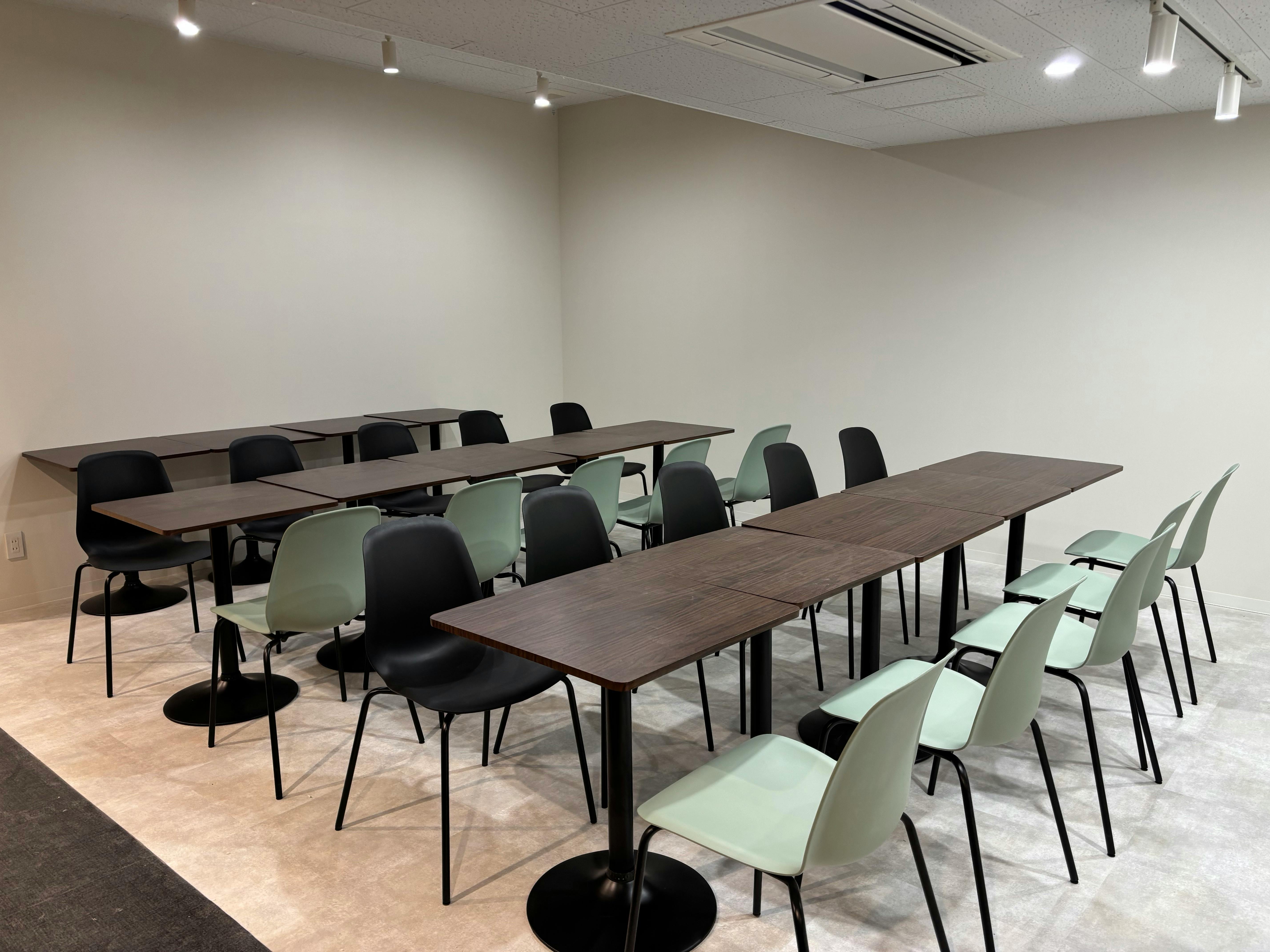 【戸田駅3分】ConecTodaさぼり場2号店！展示会やワークショップに最適！白壁でシンプルなイベントスペース