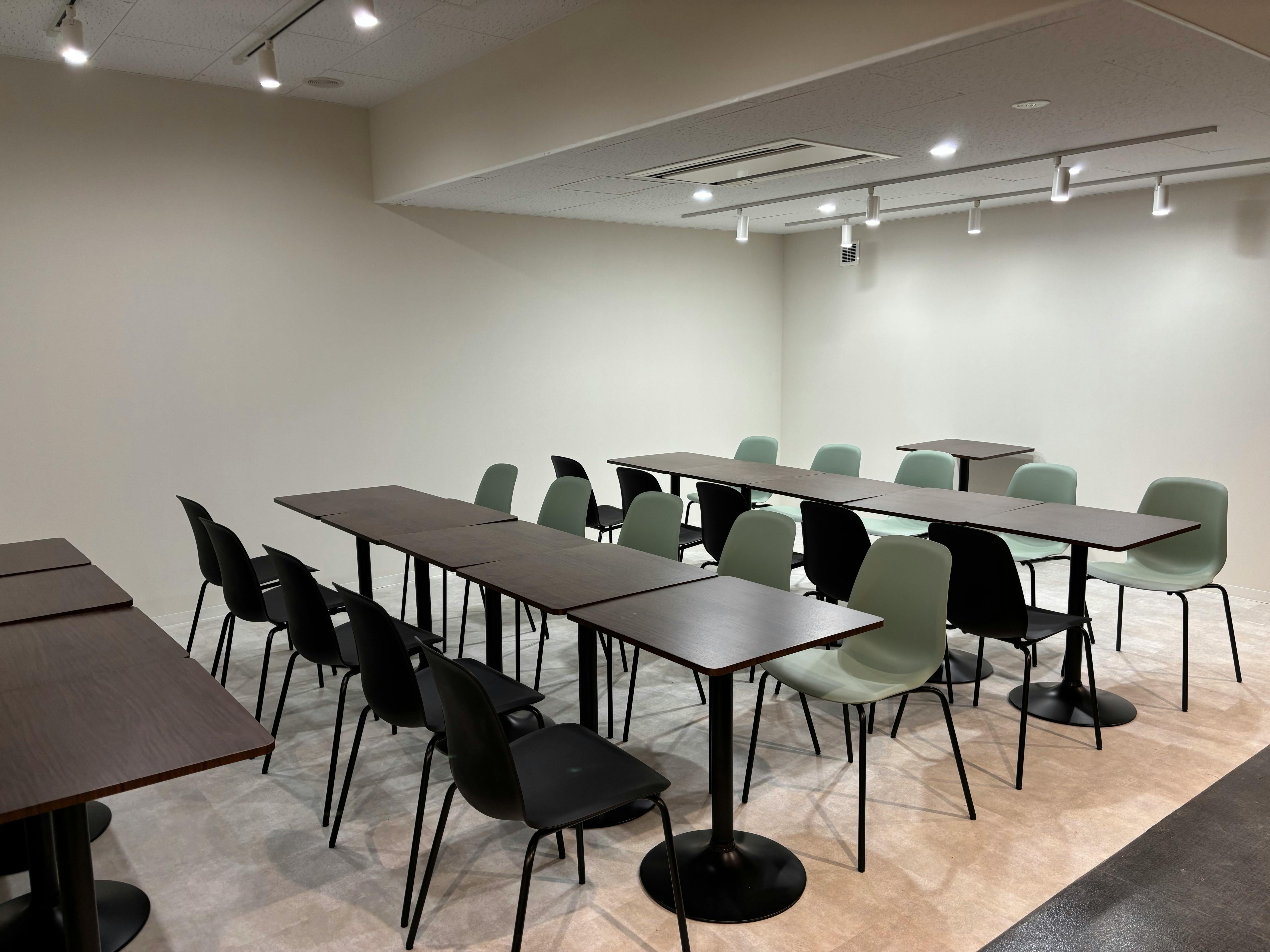 【戸田駅3分】ConecTodaさぼり場2号店！展示会やワークショップに最適！白壁でシンプルなイベントスペース