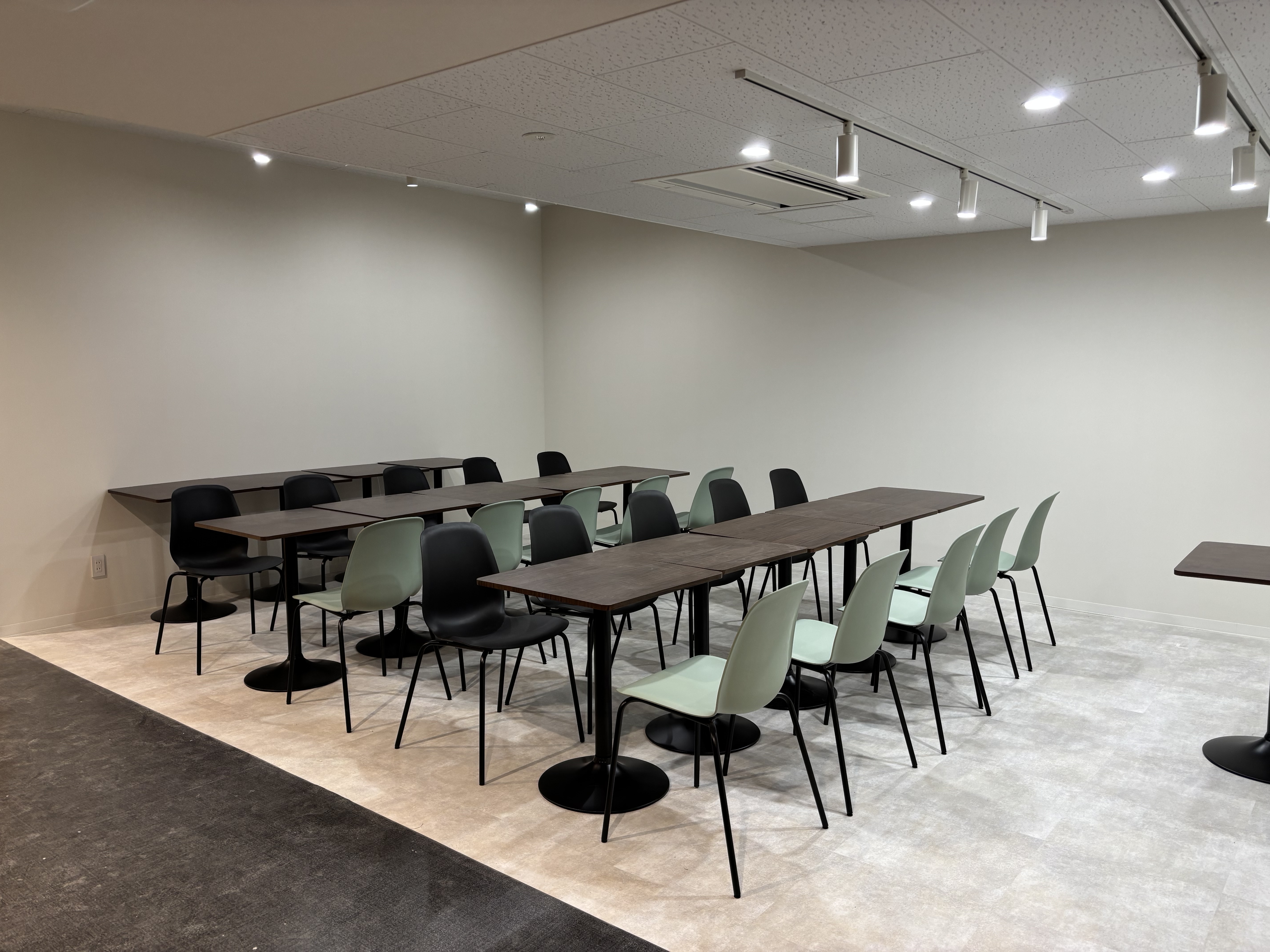 【戸田駅3分】ConecTodaさぼり場2号店！展示会やワークショップに最適！白壁でシンプルなイベントスペース