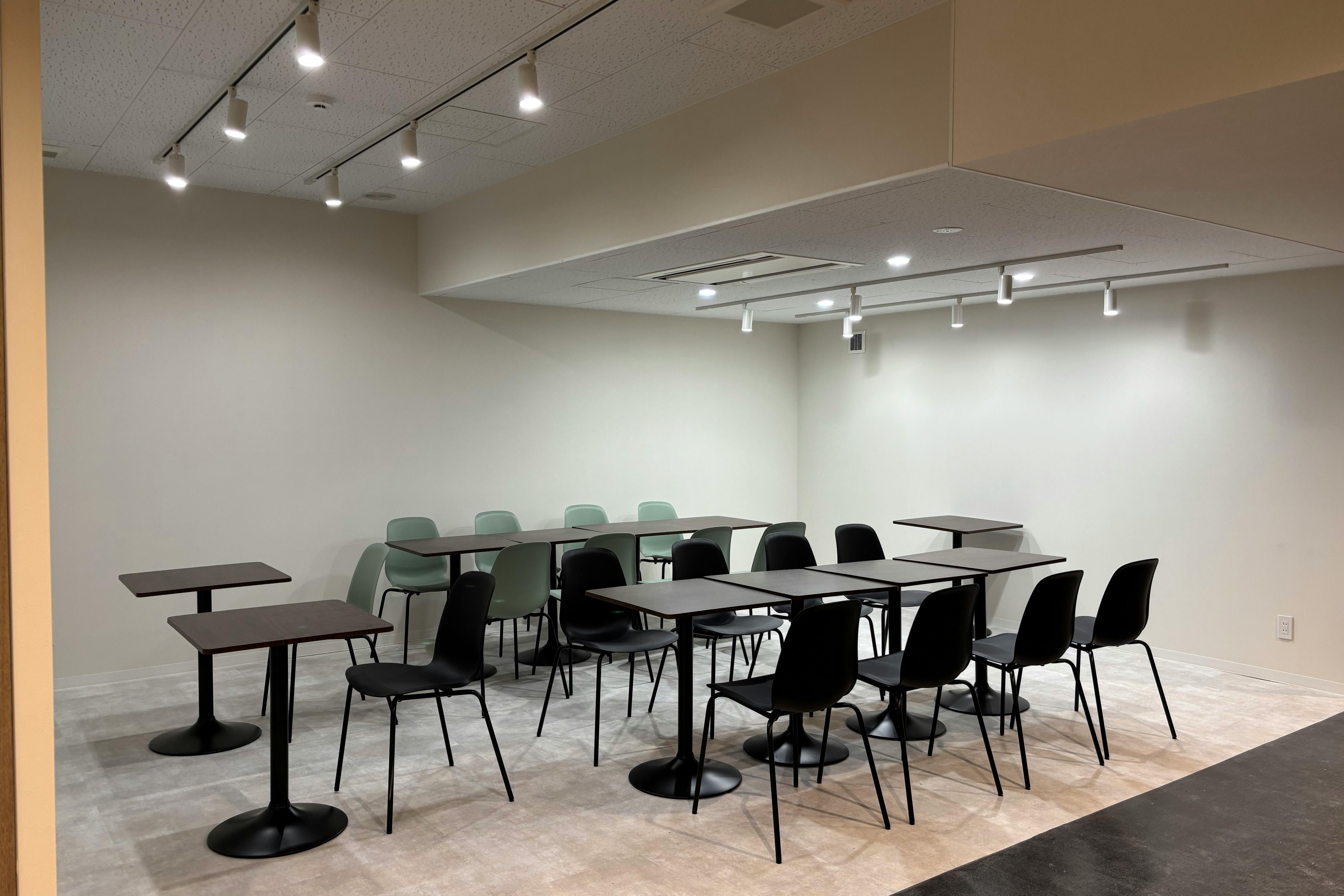 【戸田駅3分】ConecTodaさぼり場2号店!展示会やワークショップに最適!白壁でシンプルなイベントスペース