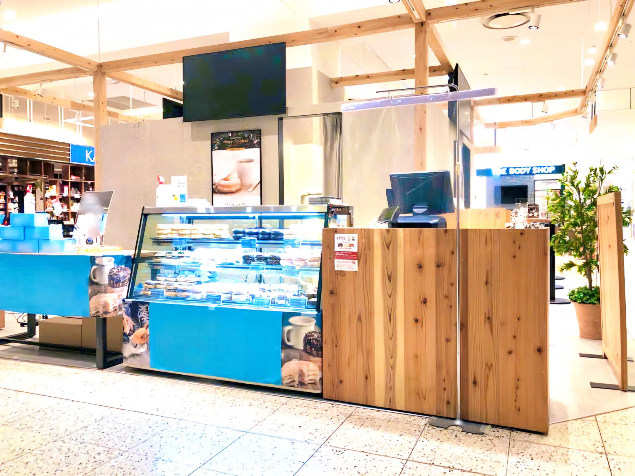 【なんばマルイ】B1階 カレンダリウムF04【食物販】駅直結の出入口があり、入店の多いフロアの好立地スペース