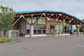 【ダイナム釧路宝町店ゆったり館】キッチンカーやプロモーションに最適なアミューズメント施設のイベントスペース(駐車場②)