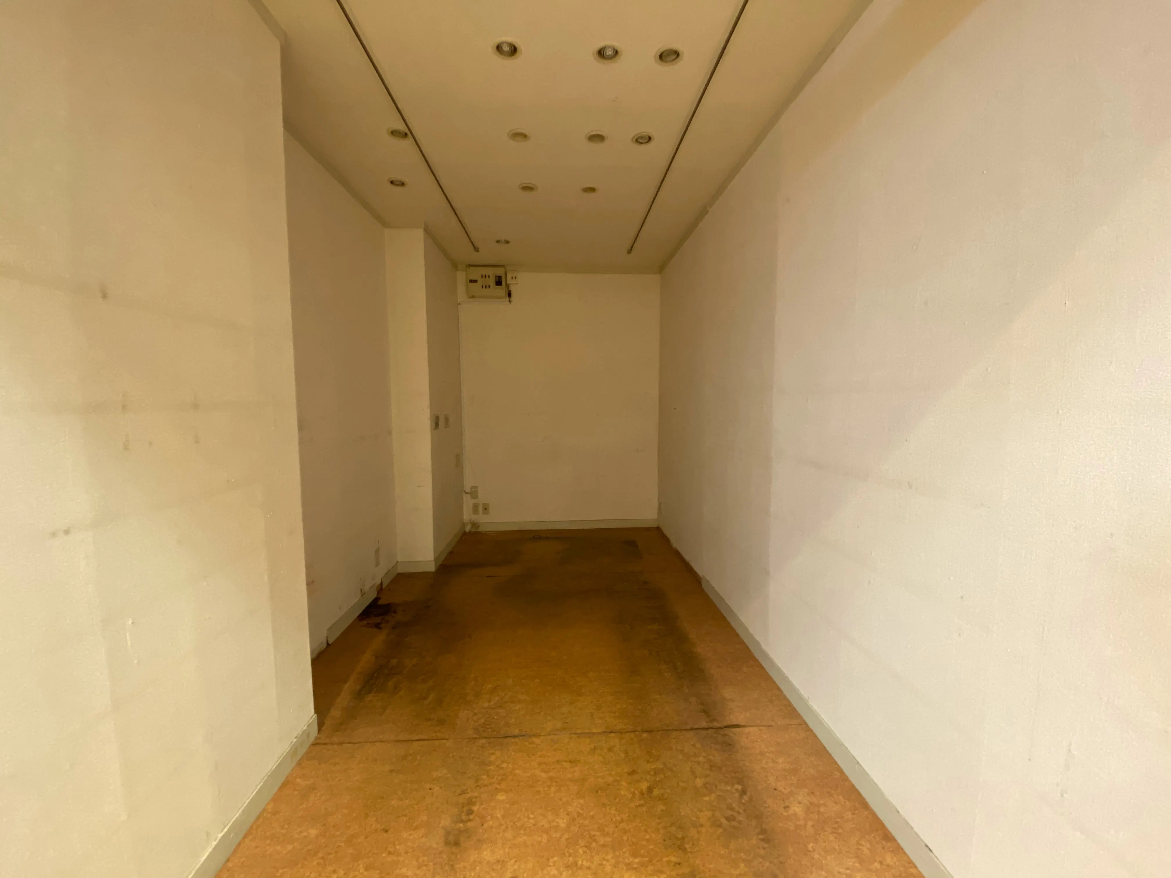【三宮高架商店街 ピアザkobe 山側No.50】ポップアップストアや販売促進イベントに最適な高架下商店街内のイベントスペース
