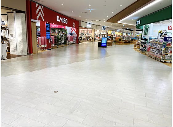 【イオンモール白山】3階東側通路の画像