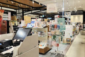 【上野マルイ】1階 カレンダリウムD06【食物販・物販】フロア中央、トラフィック良好の区画、雑貨販売やPRに最適