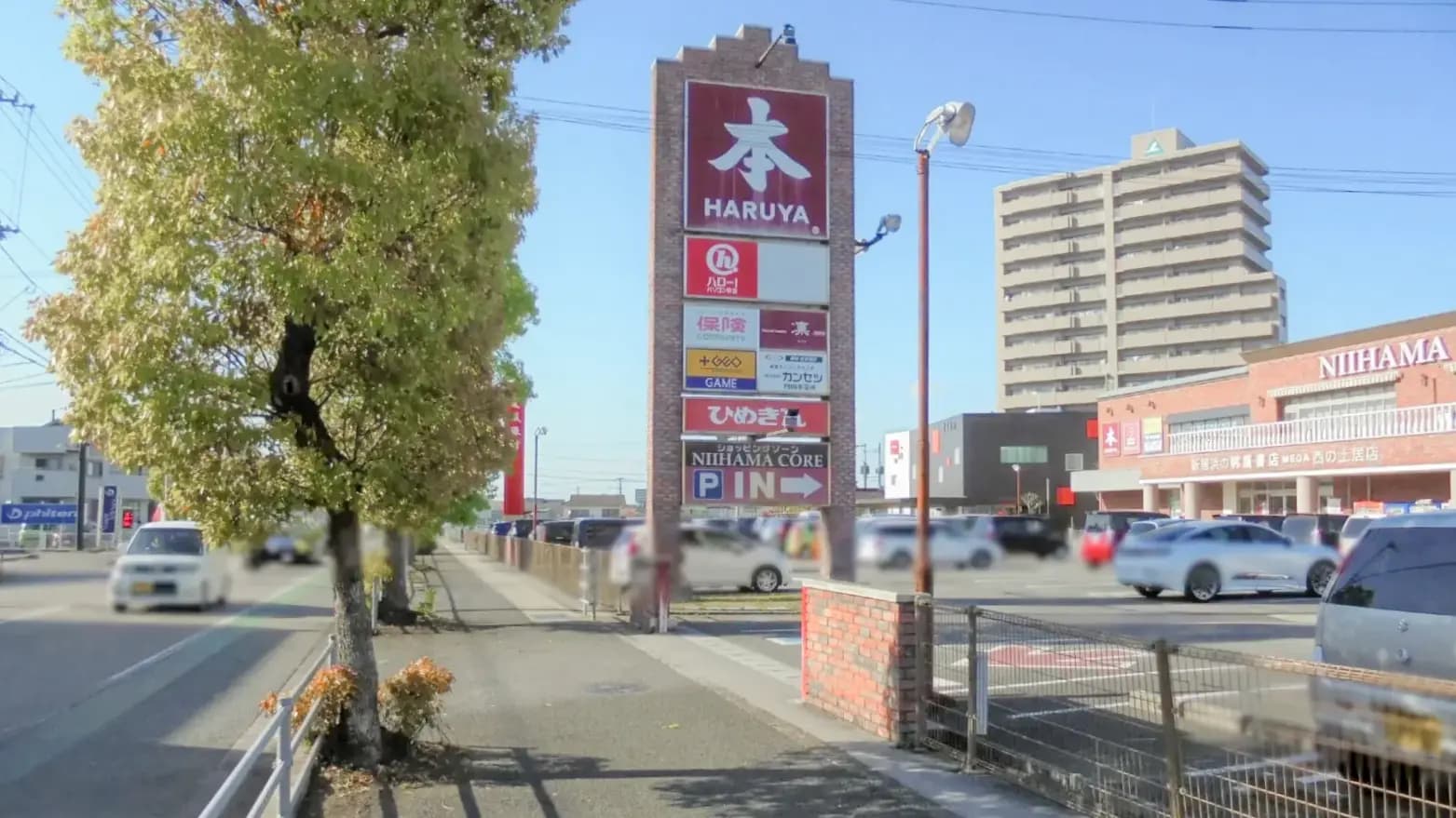 【明屋書店MEGA西の土居店】プロモーションやキッチンカー出店に最適！愛媛県東予地区最大級書店の軒下催事スペース