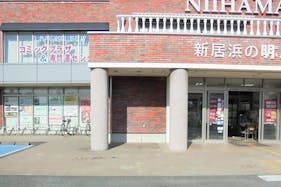 【明屋書店MEGA西の土居店】プロモーションやキッチンカー出店に最適!愛媛県東予地区最大級書店の軒下催事スペース