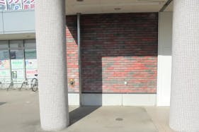 【明屋書店MEGA西の土居店】プロモーションやキッチンカー出店に最適!愛媛県東予地区最大級書店の軒下催事スペース