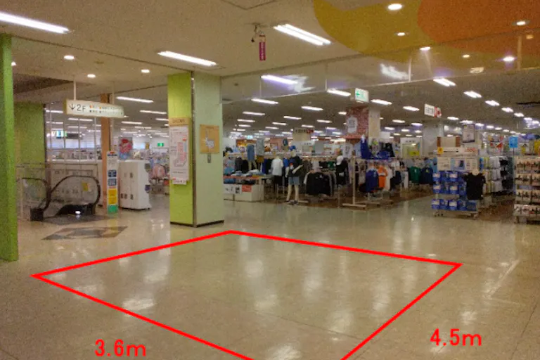 【イオン米沢店】3階南エスカレーター前 販促プロモーションや物販に最適なスーパー店内催事イベントスペースの画像2