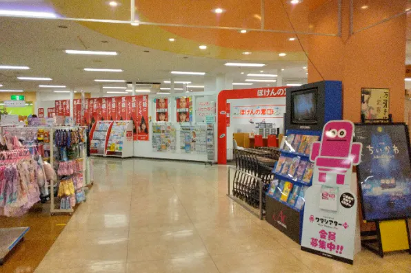【イオン米沢店】3階南エスカレーター前 販促プロモーションや物販に最適なスーパー店内催事イベントスペース
