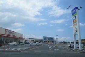 【フレスポくぼてんタウン】キッチンカーなど食物販での利用が可能な駐車場内スペース