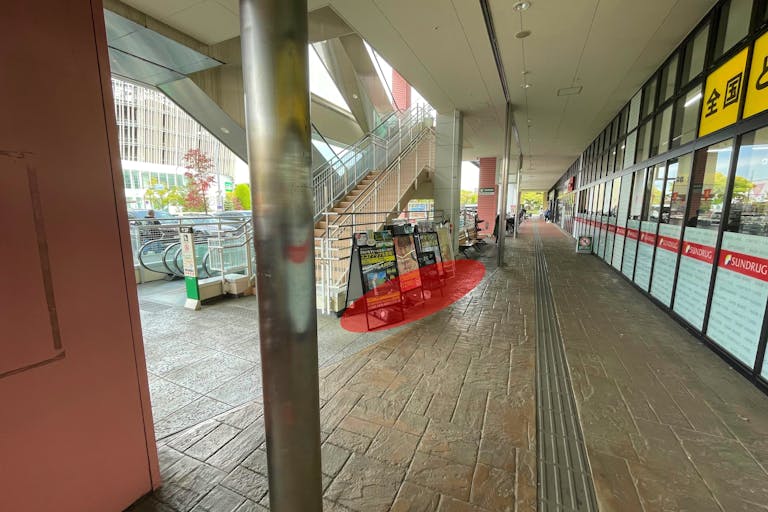 【フォレストモール南大沢】各種プロモーションイベントに最適なサンドラッグ前にある軒下スペースの画像7