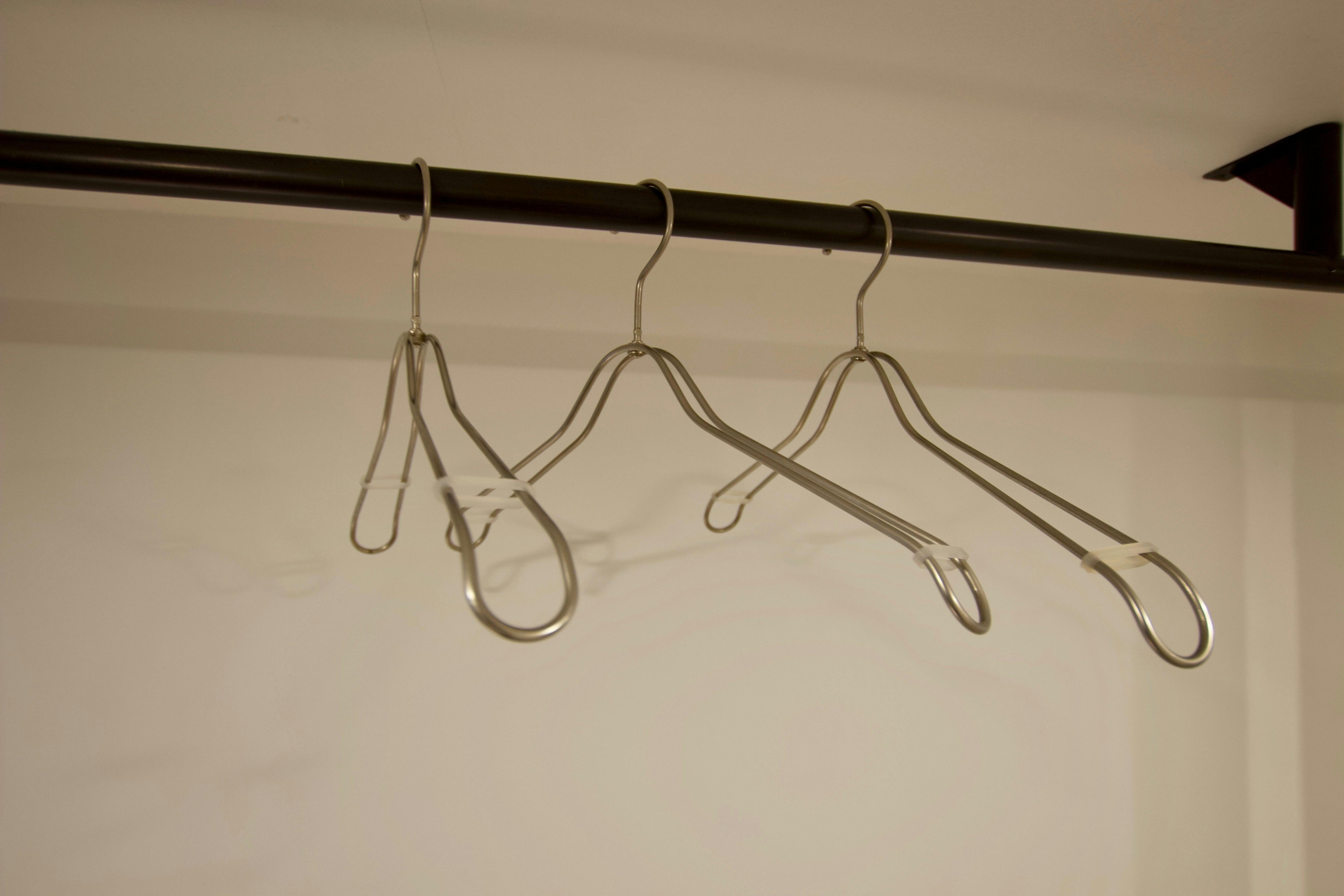 ハンガーは220本ございます。