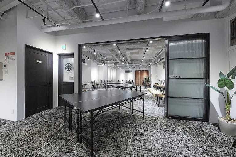 【五反田駅4分】展示会や受注販売に最適なグレーを基調としたシックな雰囲気のレンタルスペースの画像2