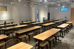 【五反田駅4分】展示会や受注販売に最適なグレーを基調としたシックな雰囲気のレンタルスペース