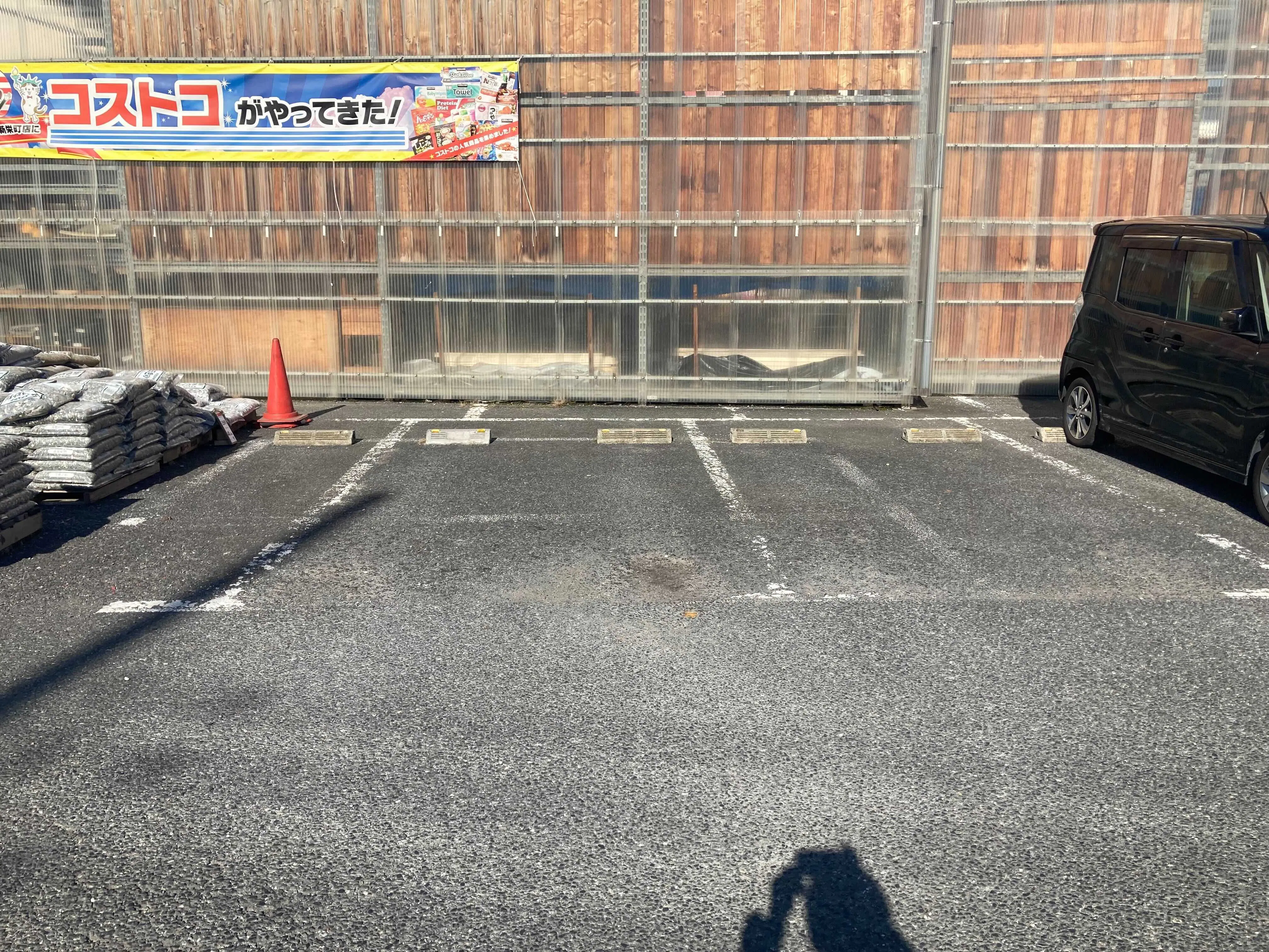【ユニディ草加新栄町店】屋外第1駐車場　各種プロモーションの実施に最適な屋外駐車場の催事イベントスペース