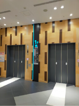 【イオンモール岡山】モール内広告 エレベーター