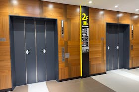 【イオンモール岡山】モール内広告 エレベーター