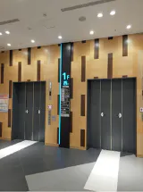 【イオンモール岡山】モール内広告 エレベーター