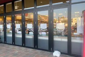 【フレスタ安芸府中店】プロモーションイベントに利用可能な軒下スペース