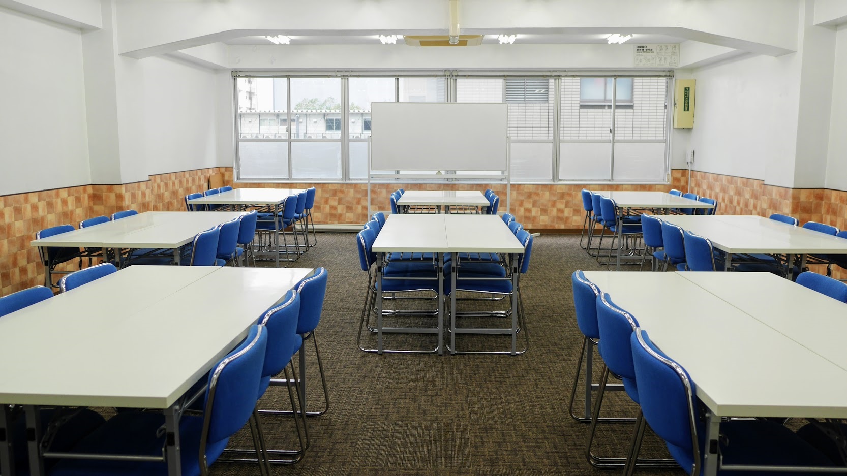 【茅場町駅0分】アクセス良好で設備充実の3階貸会議室(大)の画像5