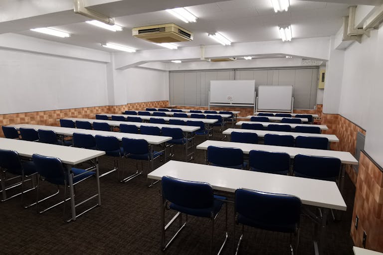 【茅場町駅0分】アクセス良好で設備充実の3階貸会議室(大)の画像1