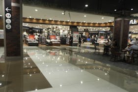 【イオンモール岡山】2F東Bエスカレーター前